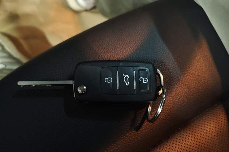 Used Chevrolet Monza 2020 Light Hybrid Redline 320T Dual-Clutch Thrilling Edition Vehicle Key