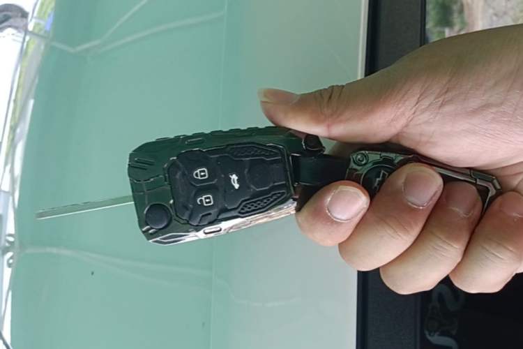 Used Chevrolet Monza 2020 320 Automatic Enjoyment Edition Vehicle Key