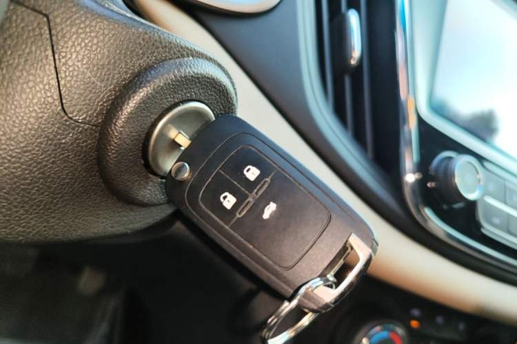 Used Chevrolet Monza 2020 320 Automatic Enjoyment Edition Vehicle Key