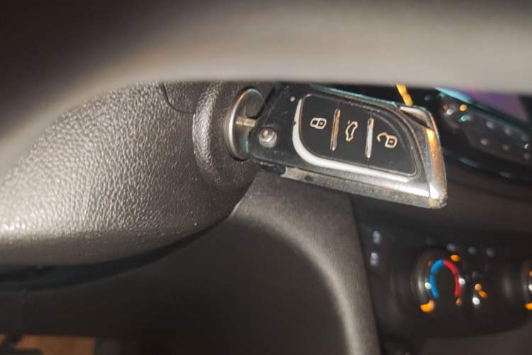 Used Chevrolet Monza 2020 Light Hybrid Redline 320T Dual-Clutch Joyful Edition Vehicle Key