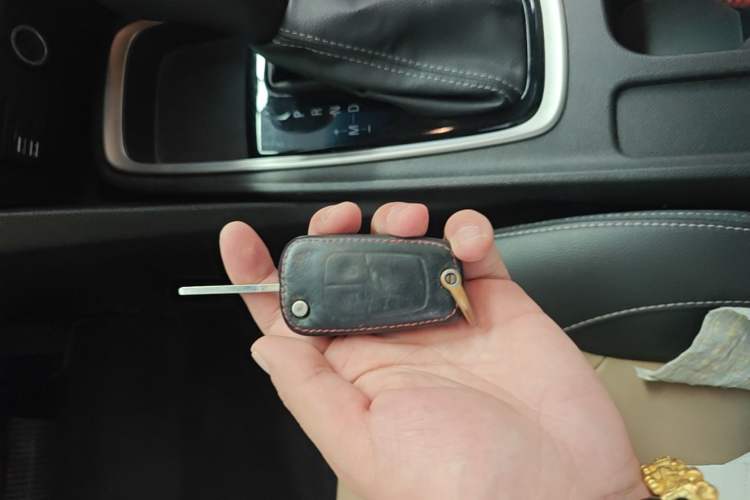 Used Chevrolet Monza 2020 320 Automatic Enjoyment Edition Vehicle Key