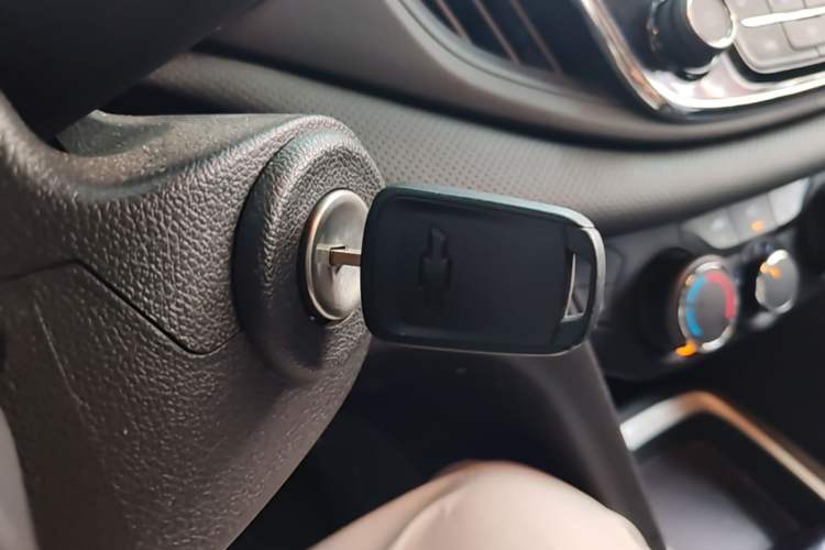 Used Chevrolet Monza 2020 Light Hybrid Redline 320T Dual-Clutch Joyful Edition Vehicle Key