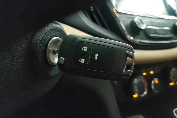 Used Chevrolet Monza 2020 320 Automatic Enjoyment Edition Vehicle Key