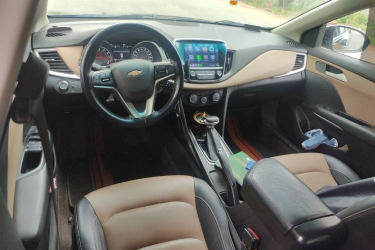 Used Chevrolet Monza 2021 320 Automatic Enjoyment Sunroof Edition Center Console