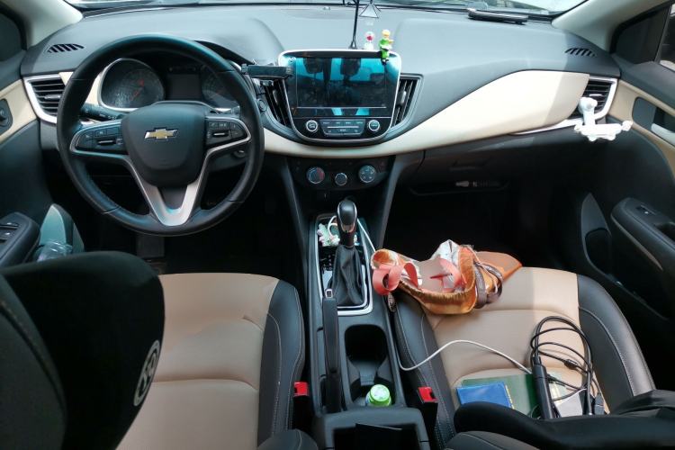 Used Chevrolet Monza 2021 320 Automatic Enjoyment Sunroof Edition Center Console