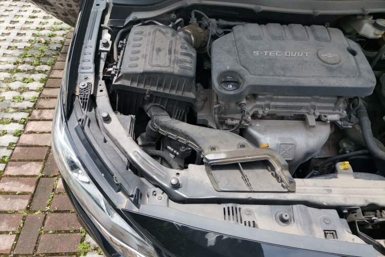 Used Chevrolet Monza 2021 320 Automatic Enjoyment Sunroof Edition Engine Bay Right