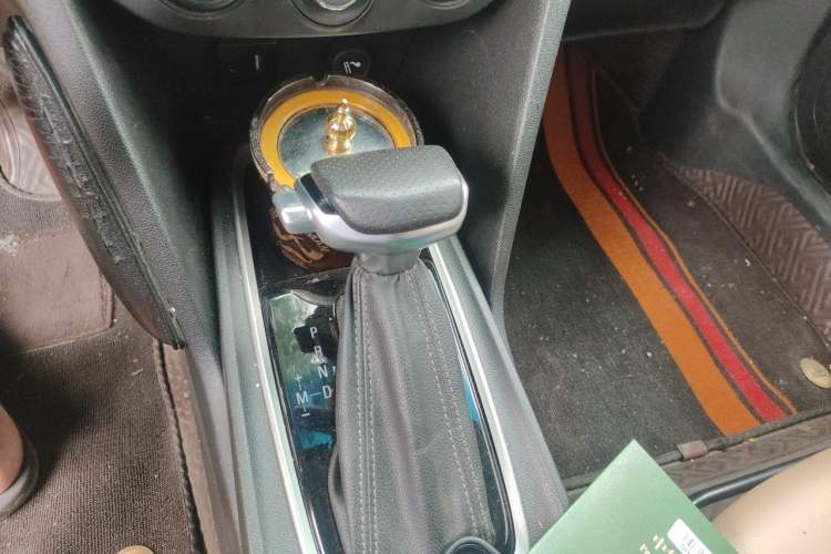 Used Chevrolet Monza 2021 320 Automatic Enjoyment Sunroof Edition Gear Lever