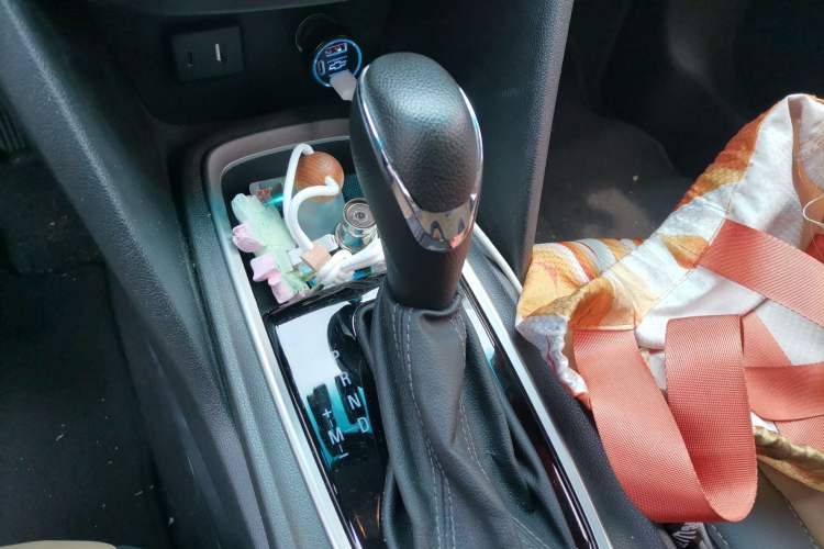 Used Chevrolet Monza 2021 320 Automatic Enjoyment Sunroof Edition Gear Lever