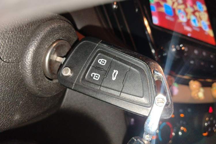 Used Chevrolet Monza 2021 320 Automatic Enjoyment Sunroof Edition Vehicle Key