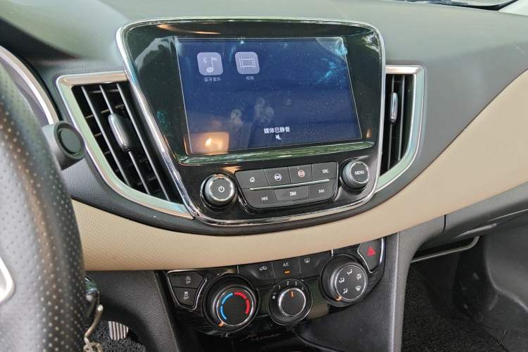 Used Chevrolet Monza 2021 320 Automatic Enjoyment Sunroof Edition Audio And AC Panel