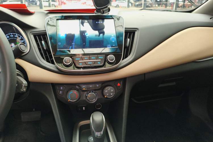 Used Chevrolet Monza 2021 320 Automatic Enjoyment Sunroof Edition Audio And AC Panel