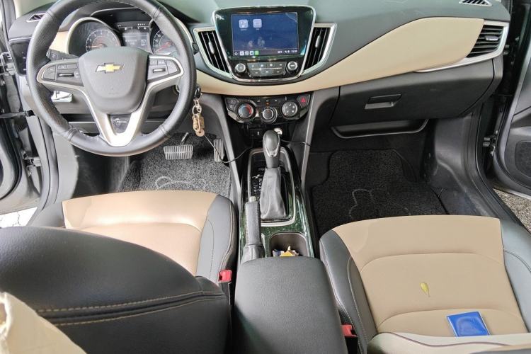 Used Chevrolet Monza 2021 320 Automatic Enjoyment Sunroof Edition Center Console