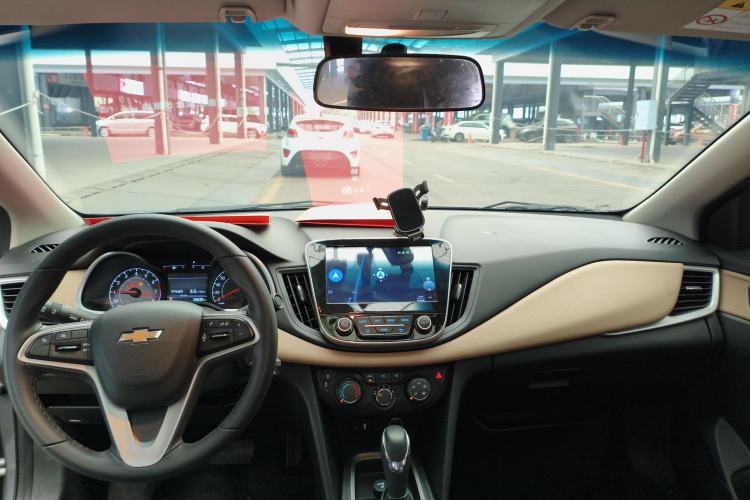 Used Chevrolet Monza 2021 320 Automatic Enjoyment Sunroof Edition Center Console
