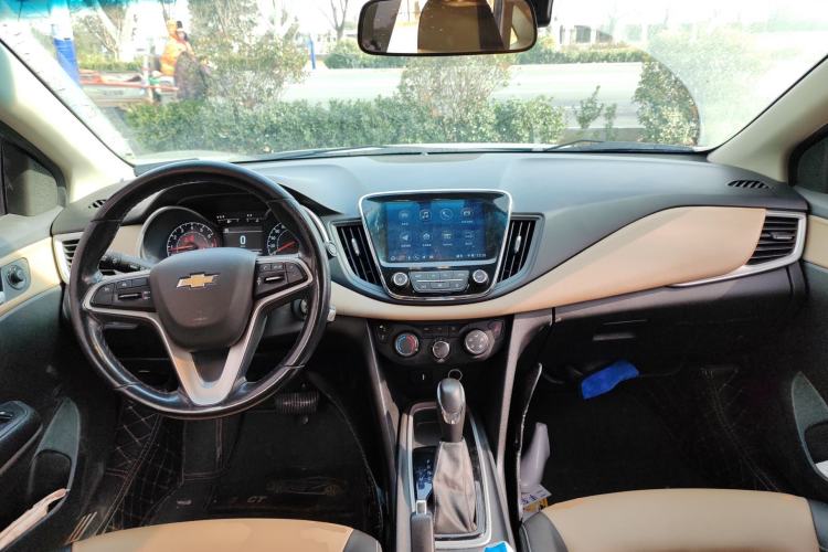 Used Chevrolet Monza 2021 320 Automatic Enjoyment Sunroof Edition Center Console