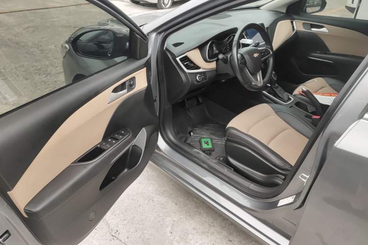 Used Chevrolet Monza 2021 320 Automatic Enjoyment Sunroof Edition Driver Seat