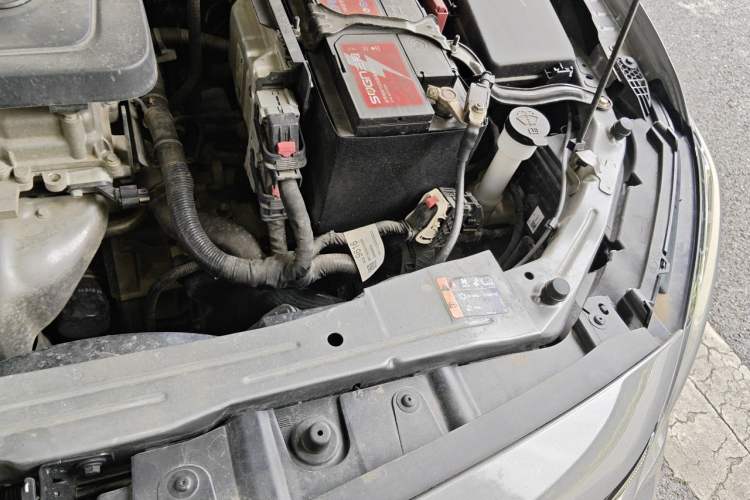 Used Chevrolet Monza 2021 320 Automatic Enjoyment Sunroof Edition Engine Bay Left