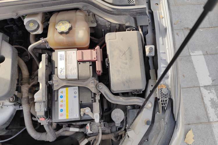 Used Chevrolet Monza 2021 320 Automatic Enjoyment Sunroof Edition Engine Bay Left