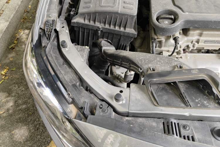 Used Chevrolet Monza 2021 320 Automatic Enjoyment Sunroof Edition Engine Bay Right