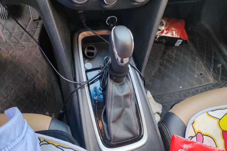 Used Chevrolet Monza 2021 320 Automatic Enjoyment Sunroof Edition Gear Lever