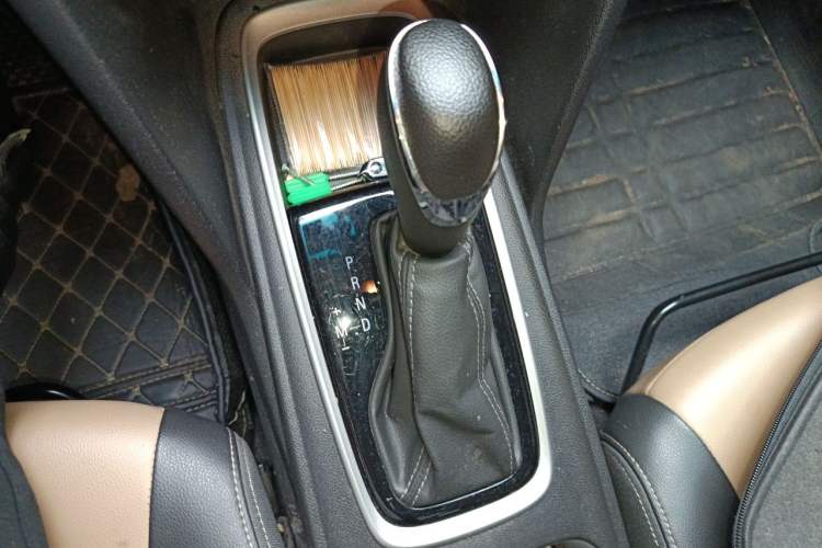 Used Chevrolet Monza 2021 320 Automatic Enjoyment Sunroof Edition Gear Lever