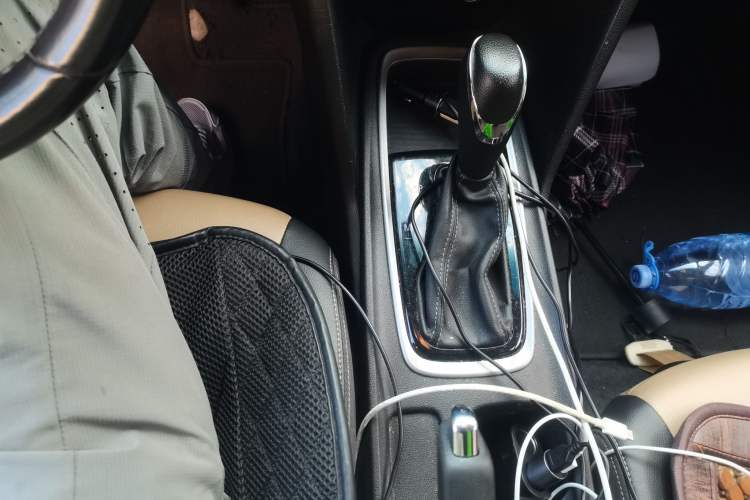 Used Chevrolet Monza 2021 320 Automatic Enjoyment Sunroof Edition Gear Lever