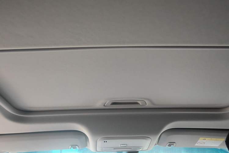 Used Chevrolet Monza 2021 320 Automatic Enjoyment Sunroof Edition Headliner