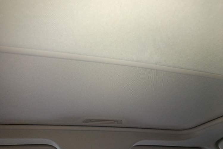 Used Chevrolet Monza 2021 320 Automatic Enjoyment Sunroof Edition Headliner