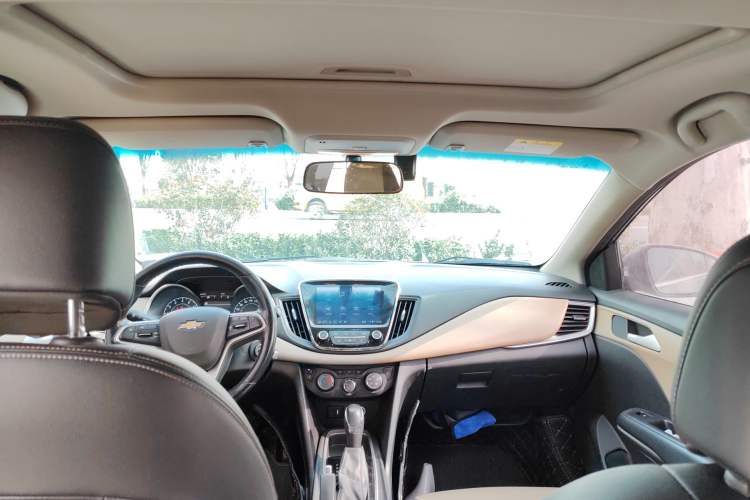 Used Chevrolet Monza 2021 320 Automatic Enjoyment Sunroof Edition Headliner