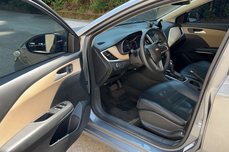 Used Chevrolet Monza 2021 320 Automatic Enjoyment Sunroof Edition Interior 2