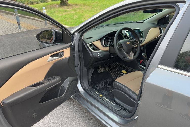 Used Chevrolet Monza 2021 320 Automatic Enjoyment Sunroof Edition Interior 2