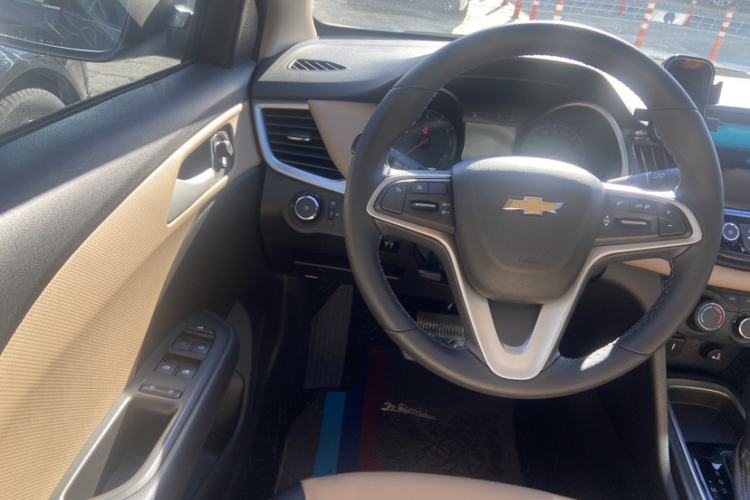 Used Chevrolet Monza 2021 320 Automatic Enjoyment Sunroof Edition Interior 2