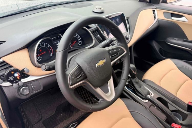 Used Chevrolet Monza 2021 320 Automatic Enjoyment Sunroof Edition Interior 3