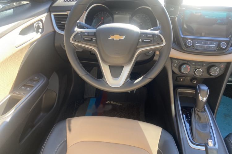 Used Chevrolet Monza 2021 320 Automatic Enjoyment Sunroof Edition Interior 3