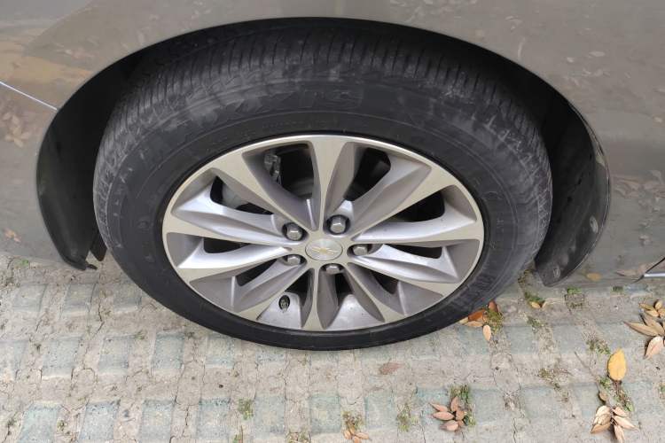Used Chevrolet Monza 2021 320 Automatic Enjoyment Sunroof Edition Left Front Wheel Hub