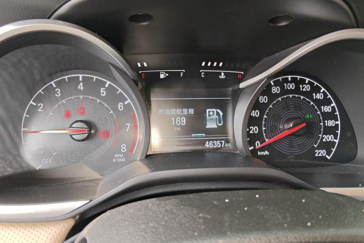 Used Chevrolet Monza 2021 320 Automatic Enjoyment Sunroof Edition Odometer Close Up