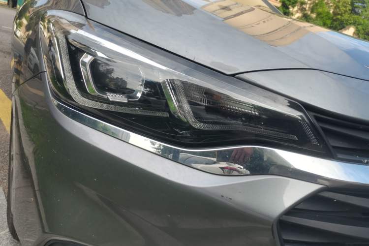 Used Chevrolet Monza 2021 320 Automatic Enjoyment Sunroof Edition Right Front Headlight