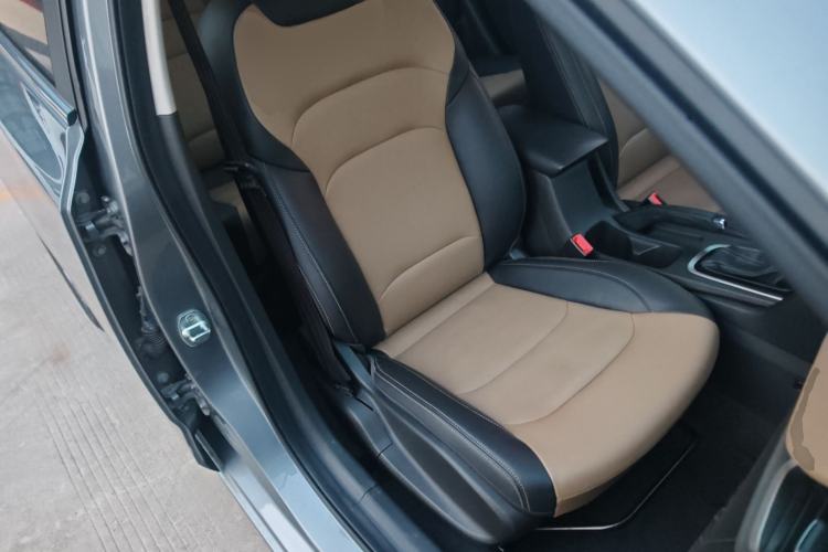 Used Chevrolet Monza 2021 320 Automatic Enjoyment Sunroof Edition Right Front Seat