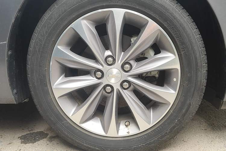 Used Chevrolet Monza 2021 320 Automatic Enjoyment Sunroof Edition Right Front Wheel Hub