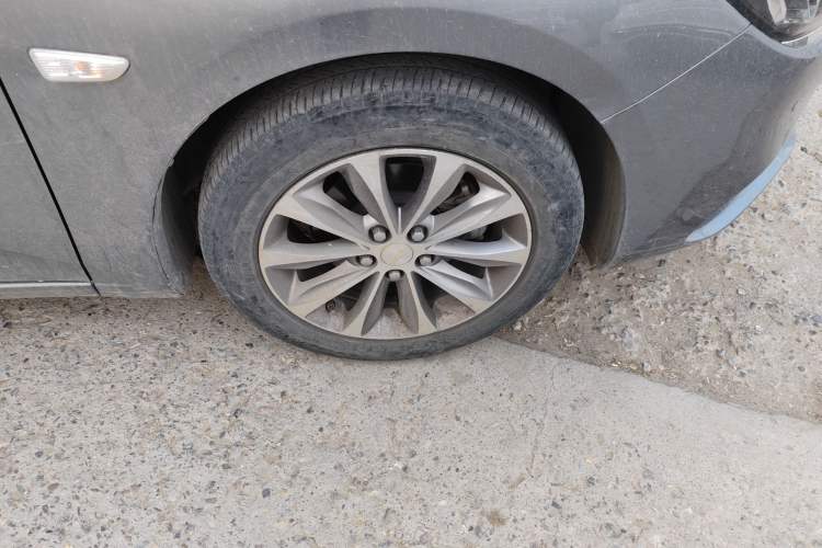 Used Chevrolet Monza 2021 320 Automatic Enjoyment Sunroof Edition Right Front Wheel Hub