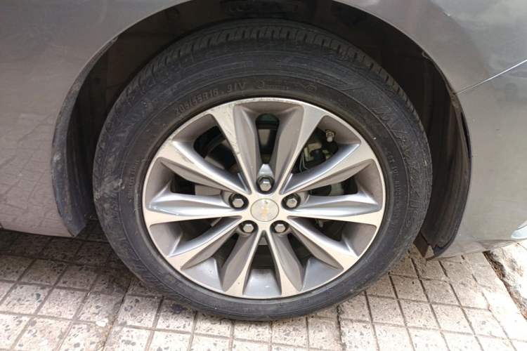 Used Chevrolet Monza 2021 320 Automatic Enjoyment Sunroof Edition Right Front Wheel Hub