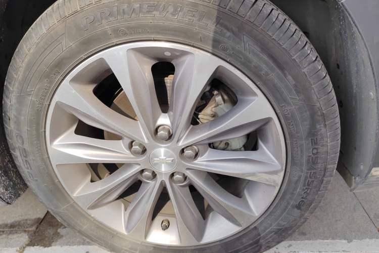 Used Chevrolet Monza 2021 320 Automatic Enjoyment Sunroof Edition Right Front Wheel Hub