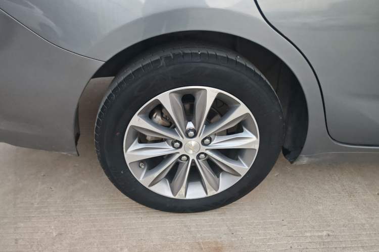 Used Chevrolet Monza 2021 320 Automatic Enjoyment Sunroof Edition Right Rear Wheel Hub