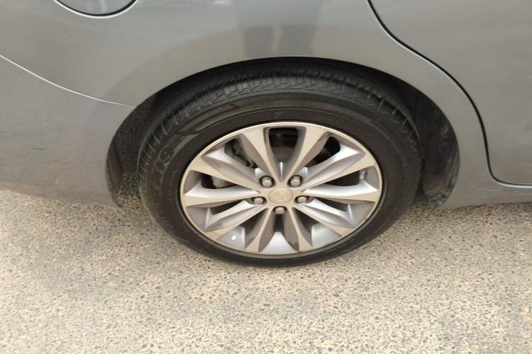 Used Chevrolet Monza 2021 320 Automatic Enjoyment Sunroof Edition Right Rear Wheel Hub