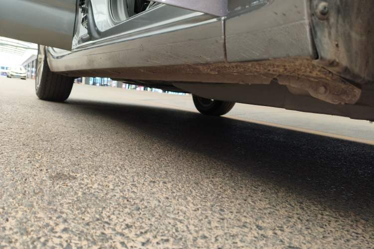 Used Chevrolet Monza 2021 320 Automatic Enjoyment Sunroof Edition Right Side Sill