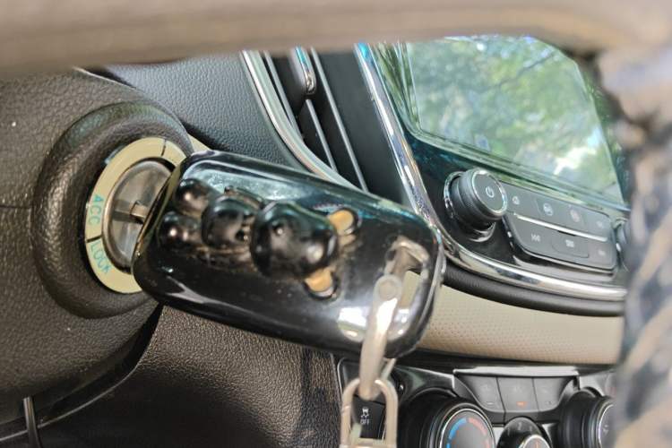 Used Chevrolet Monza 2021 320 Automatic Enjoyment Sunroof Edition Vehicle Key