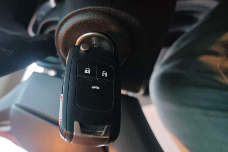 Used Chevrolet Monza 2021 320 Automatic Enjoyment Sunroof Edition Vehicle Key
