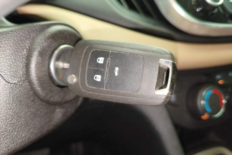 Used Chevrolet Monza 2021 320 Automatic Enjoyment Sunroof Edition Vehicle Key