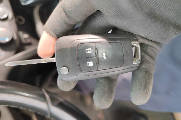 Used Chevrolet Monza 2021 320 Automatic Enjoyment Sunroof Edition Vehicle Key
