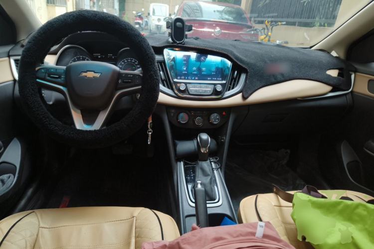 Used Chevrolet Monza 2021 320 Automatic Enjoyment Sunroof Edition Center Console