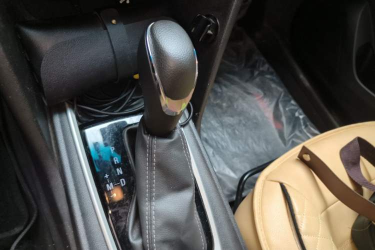 Used Chevrolet Monza 2021 320 Automatic Enjoyment Sunroof Edition Gear Lever